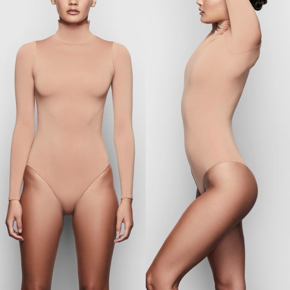 SKIMS Essential Mock Neck Long Sleeve Bodysuit Sienna Tan - Picture 1 of 11